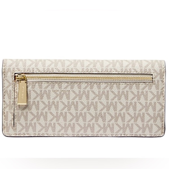 Michael Kors Jet Set Wallet - Picture 2 of 4